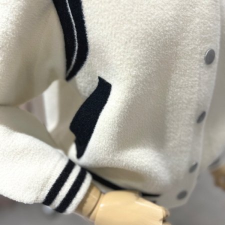 바시티 단추 점퍼