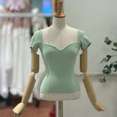 스퀘어넥 포인트 골지니트