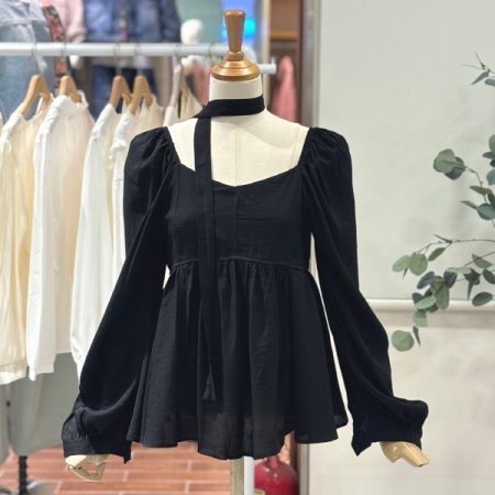 브이스퀘어넥 스모크블라우스