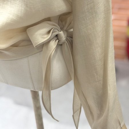 사이드리본 라운드블라우스