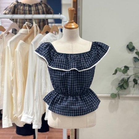 체크오프숄더블라우스