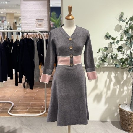 금장브이넥니트원피스