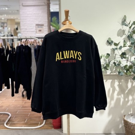 옐로우레터링기모맨투맨