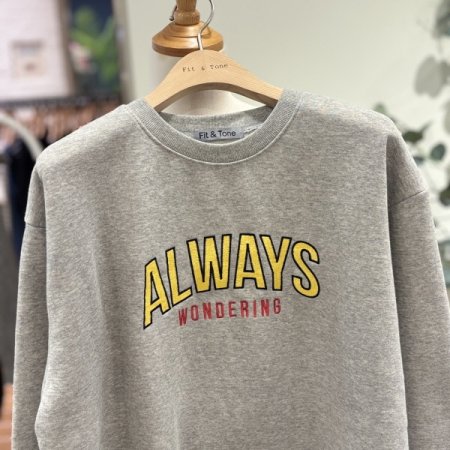 옐로우레터링기모맨투맨