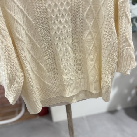 꽈배기반팔라운드니트