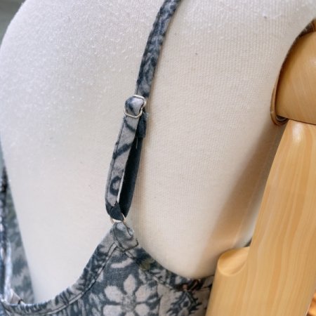 에스닉 슬리브 리스 원피스