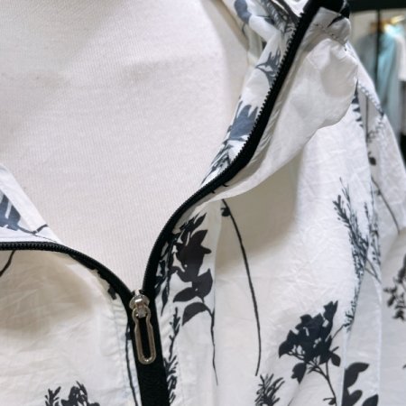 라이트 윈드 점퍼