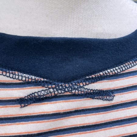 배색 스트라이프 티셔츠