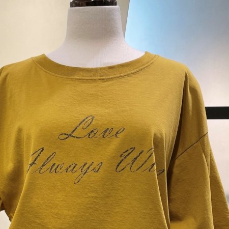 러브 슬릿 티셔츠