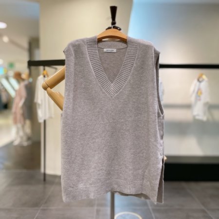 소프트 브이넥 조끼