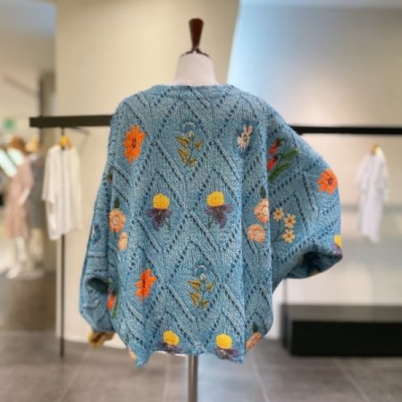 파스텔 플라워 자수 니트