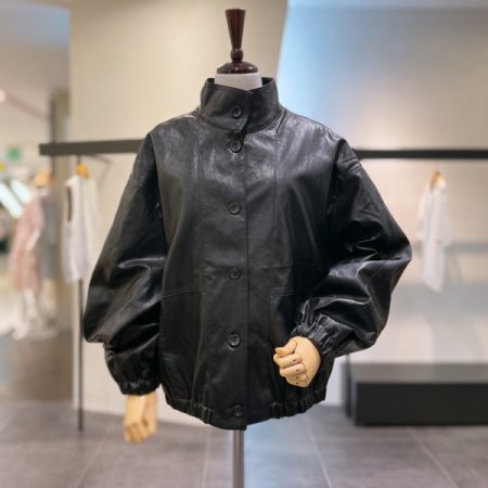 하이넥 레더 점퍼