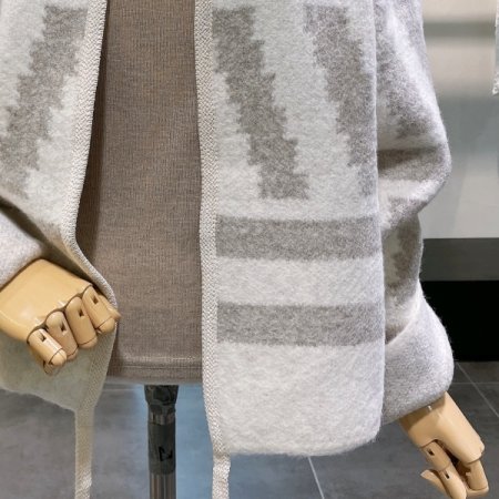 타이 스트링 가디건