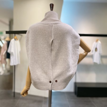 라쿤 폴라 뒷트임 조끼