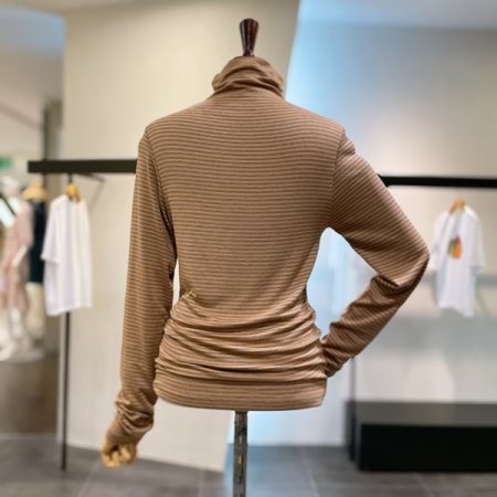 터틀넥 긴팔 티셔츠