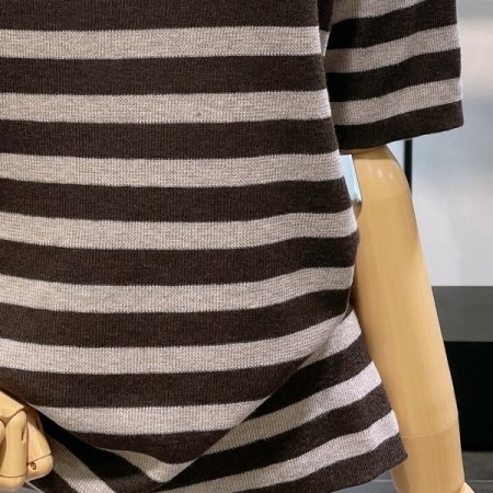 단가라 하프넥 니트