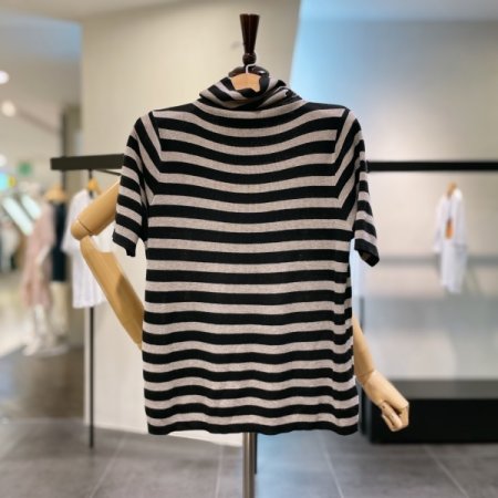 단가라 하프넥 니트