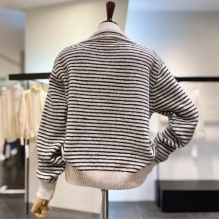 브이 단가라 카라 니트