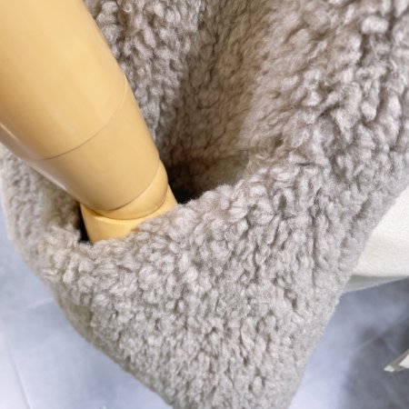 플러피 퍼 집업 조끼