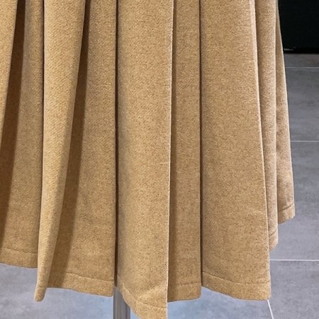 울 플리츠 스커트