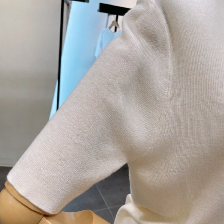 하프넥 무지 니트