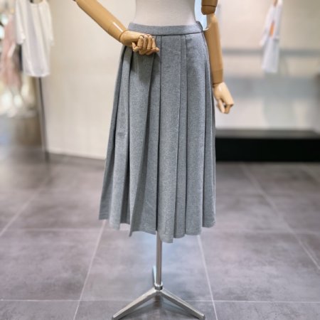 플리츠 미디 스커트