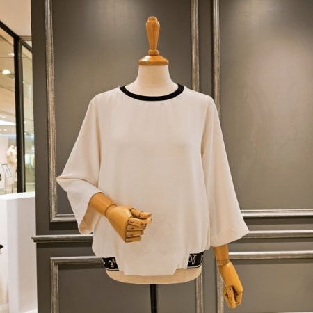 밑단 레터링 밴딩 블라우스