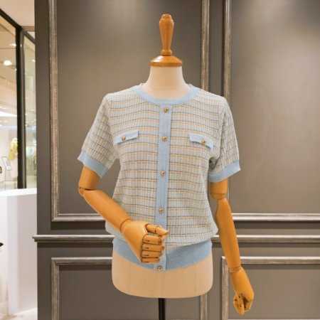 금장단추 반팔 니트