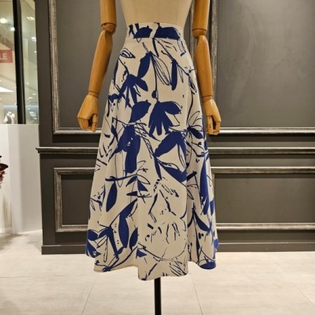 뒷 밴딩 A라인 스커트