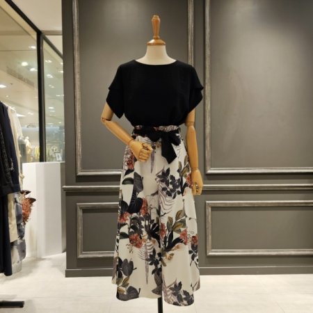 튤립소매 백리본 블라우스