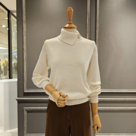 반폴라 버튼 니트