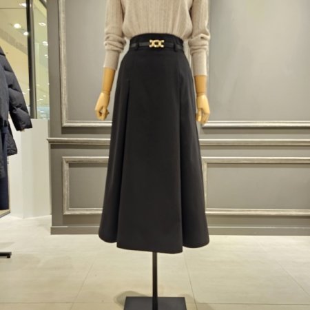 벨트장식 뒷밴딩 스커트