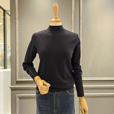 소매 단추장식 반폴라 니트