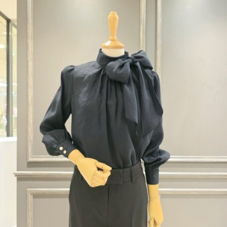 넥주름 리본 블라우스