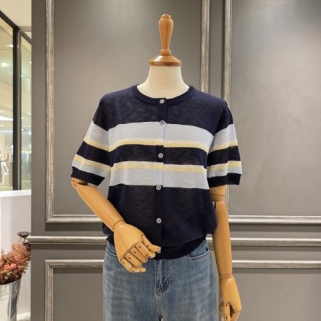 스트라이프 단추 니트