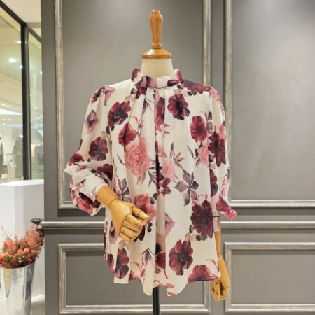 로즈 패턴 넥주름 블라우스