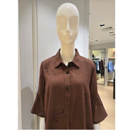 레터링 언발 카라 블라우스