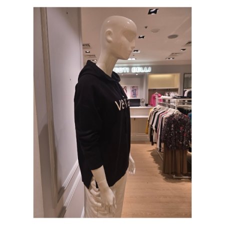 레터링 후드 풀오버 니트