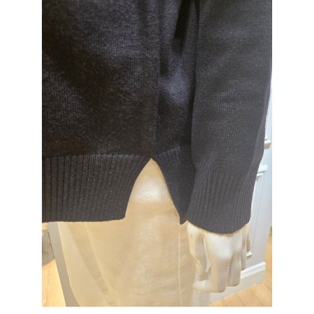 레터링 후드 풀오버 니트