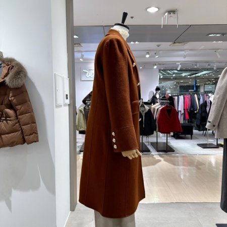 금장 단추 코트