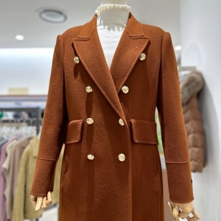 금장 단추 코트