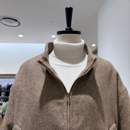 하이넥 밑단 스트링 점퍼