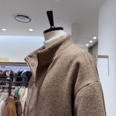 하이넥 밑단 스트링 점퍼