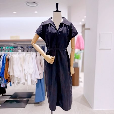 오픈 카라 원피스