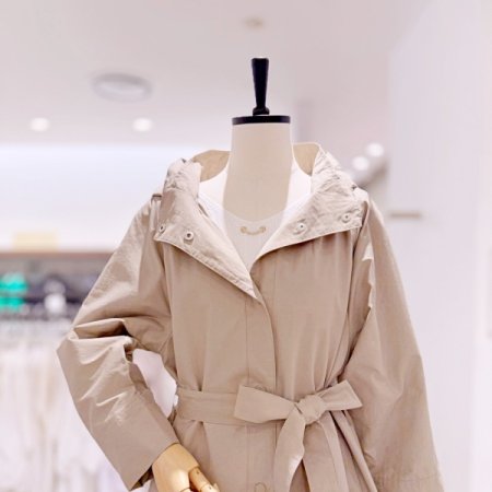 벨티드 트렌치코트