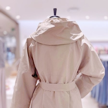 벨티드 트렌치코트