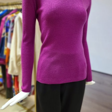 라운드넥심플니트티셔츠