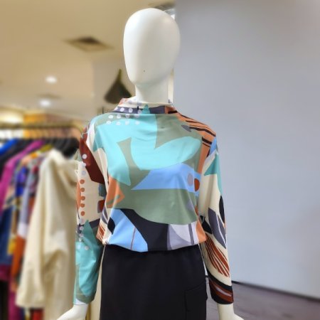 프린트입술넥블라우스