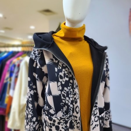 프린트후드넥점퍼