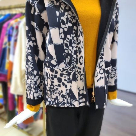 프린트후드넥점퍼